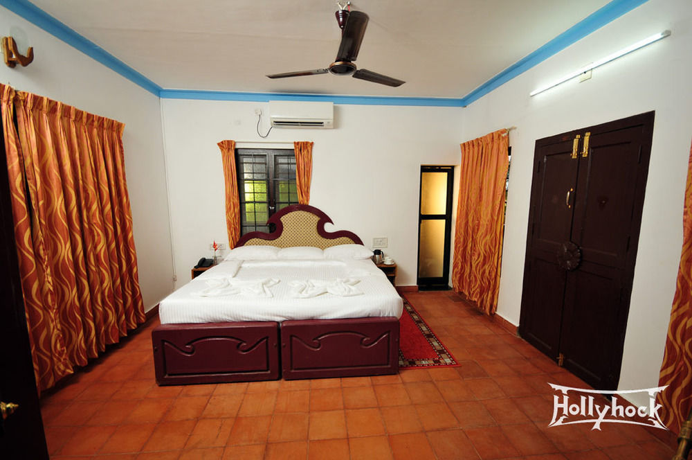 Holly Hock Bed & Breakfast Munnar Ngoại thất bức ảnh