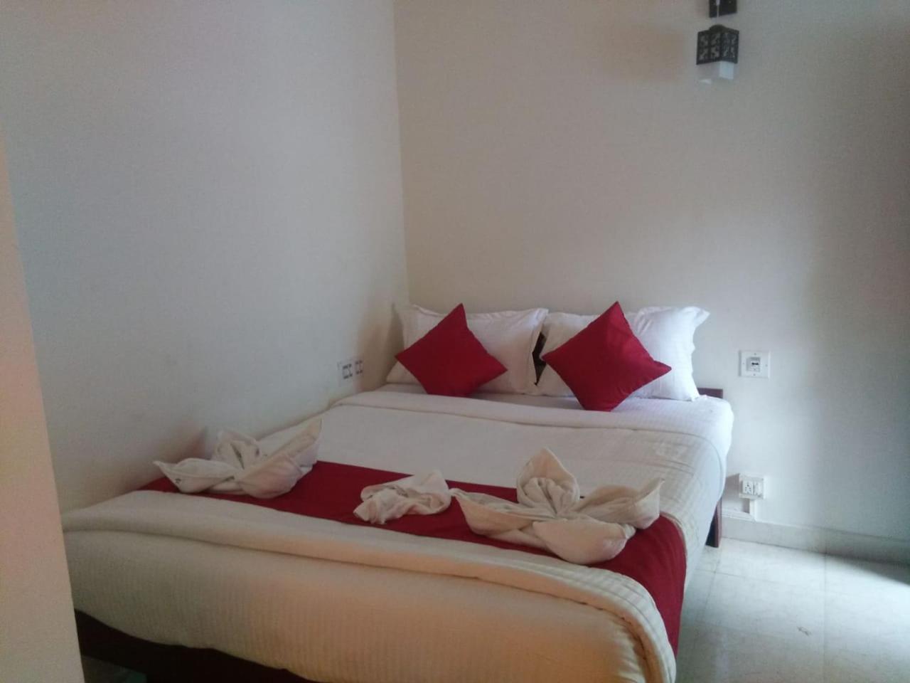 Holly Hock Bed & Breakfast Munnar Ngoại thất bức ảnh